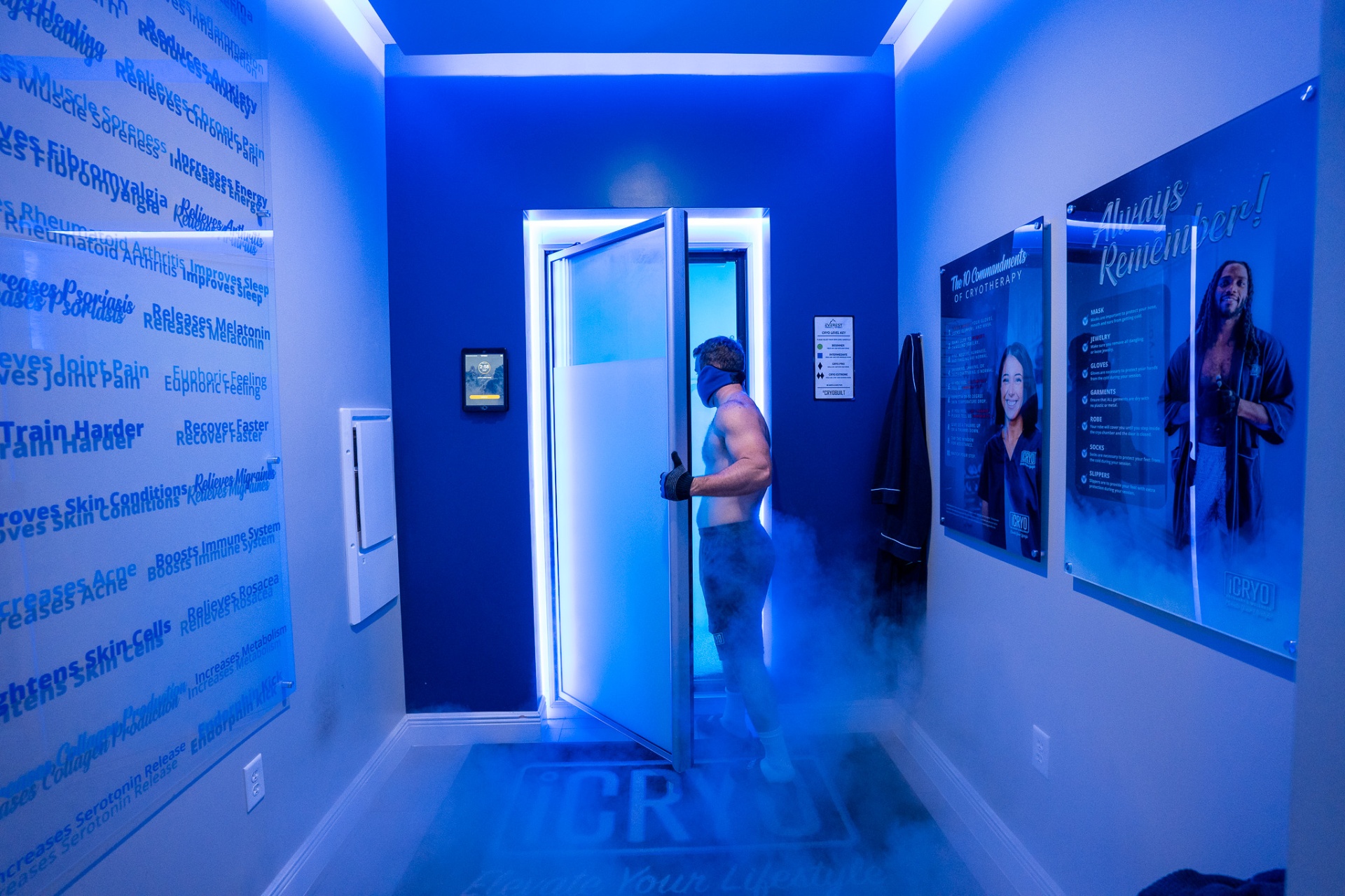 iCRYO Boca Raton cryotherapy chamber room with benefits wall