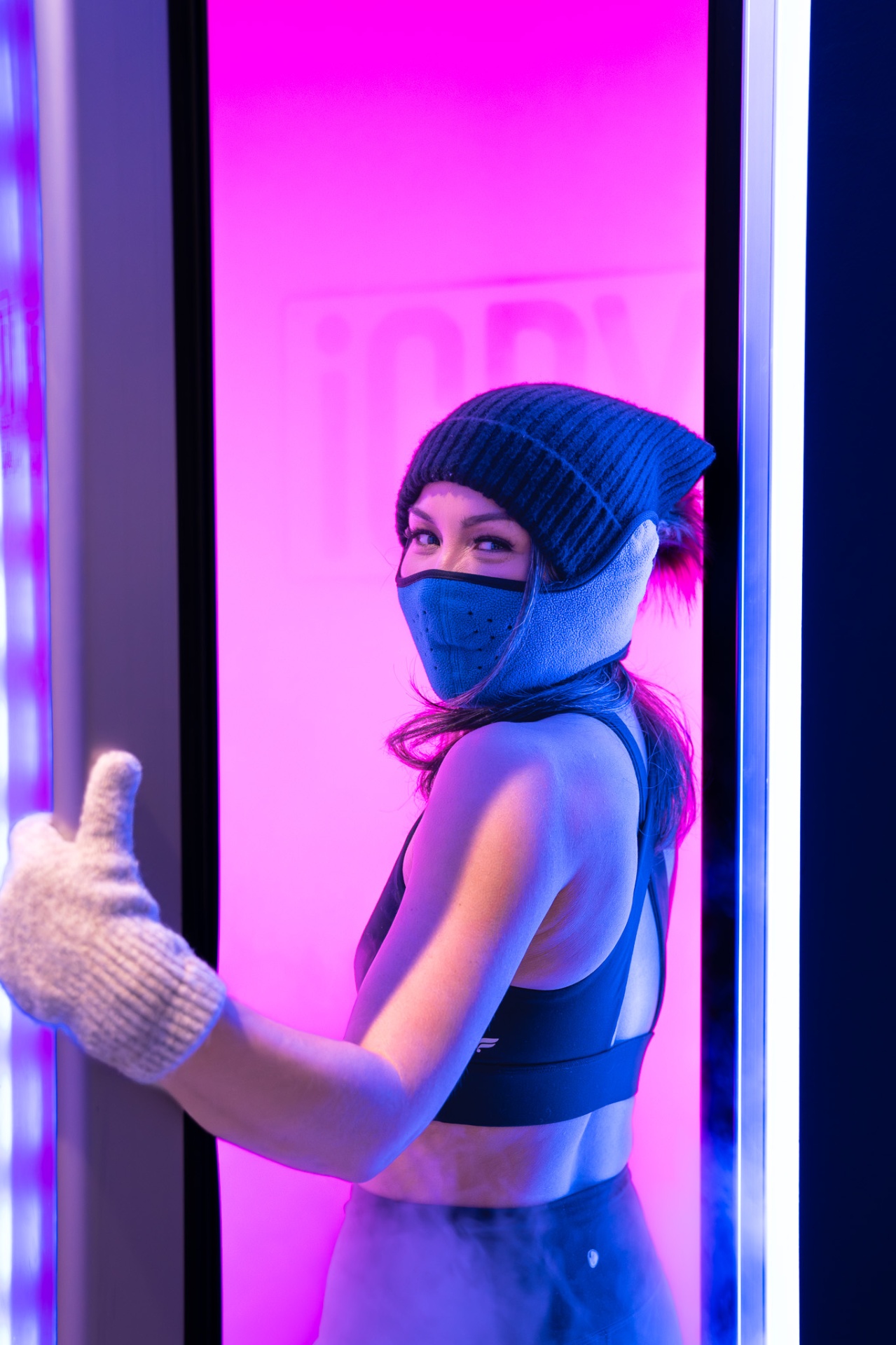 iCRYO Boca Raton guest geared up inside the cryo chamber